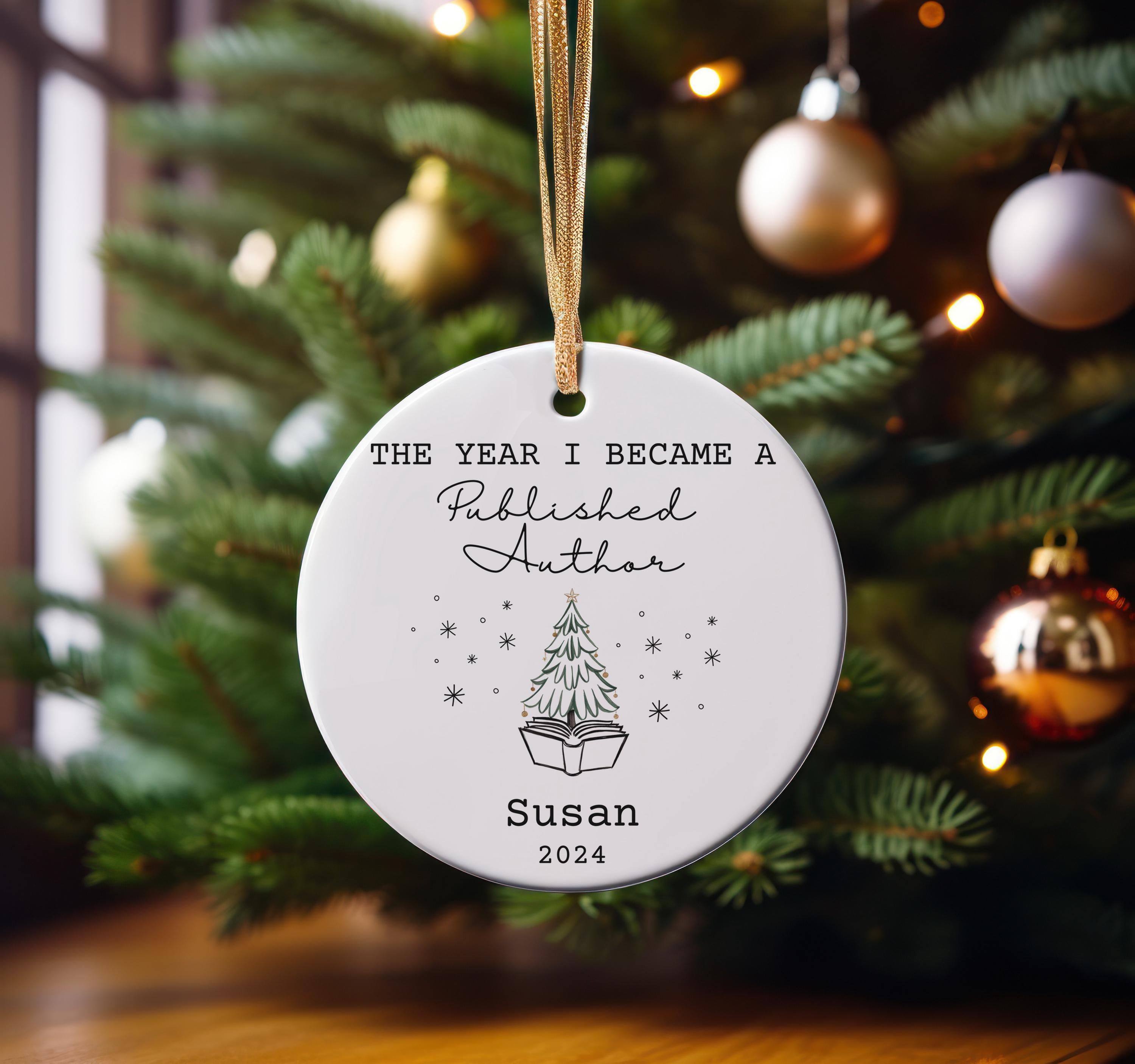 Personalized Published Author Ornament 2025 Ceramic, Custom Keepsake for New Authors with Name & Year, Gift for New Author