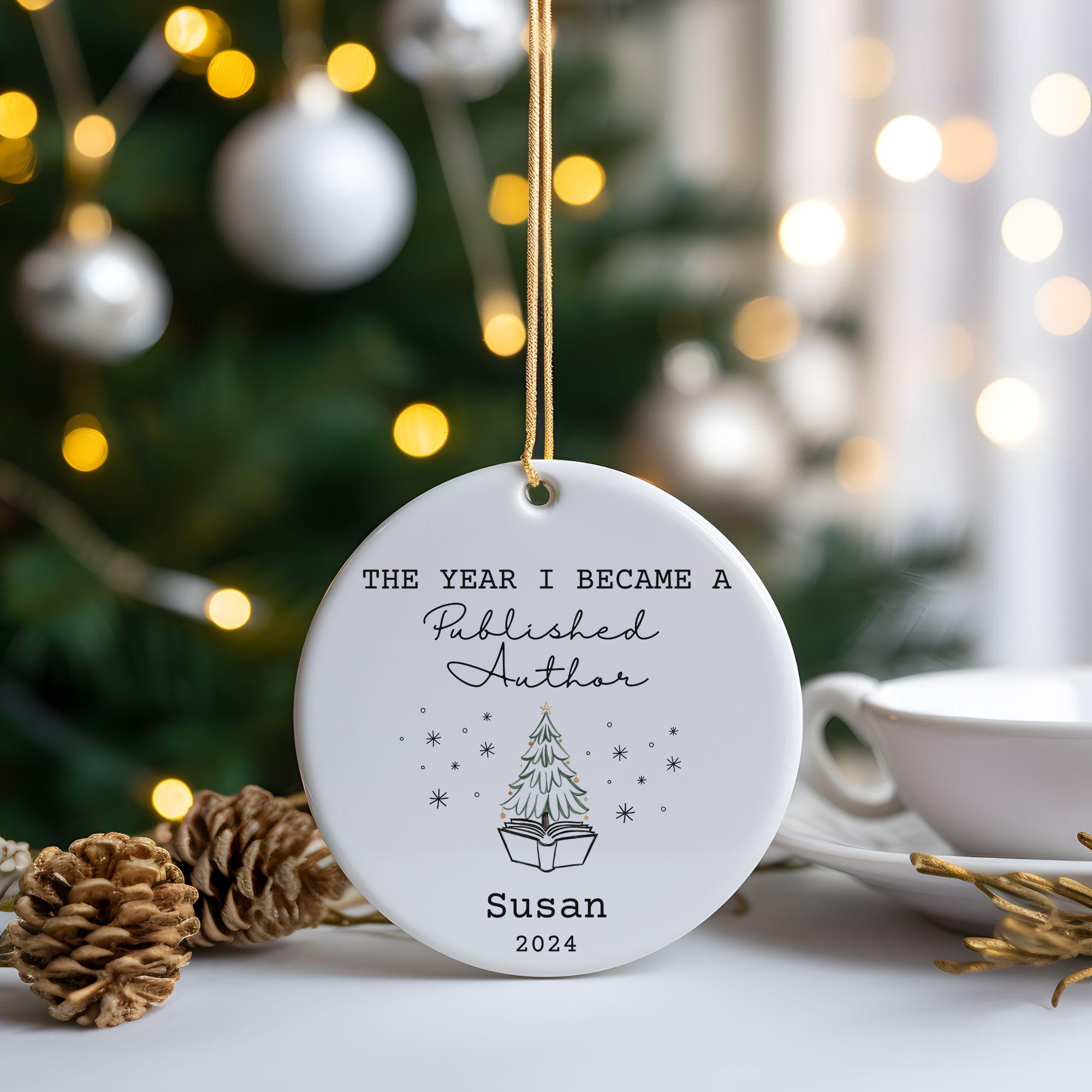 Personalized Published Author Ornament 2025 Ceramic, Custom Keepsake for New Authors with Name & Year, Gift for New Author