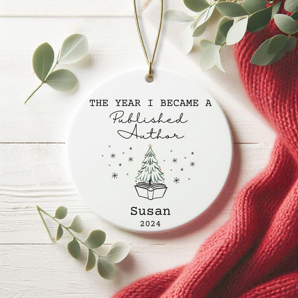Personalized Published Author Ornament 2025 Ceramic, Custom Keepsake for New Authors with Name & Year, Gift for New Author
